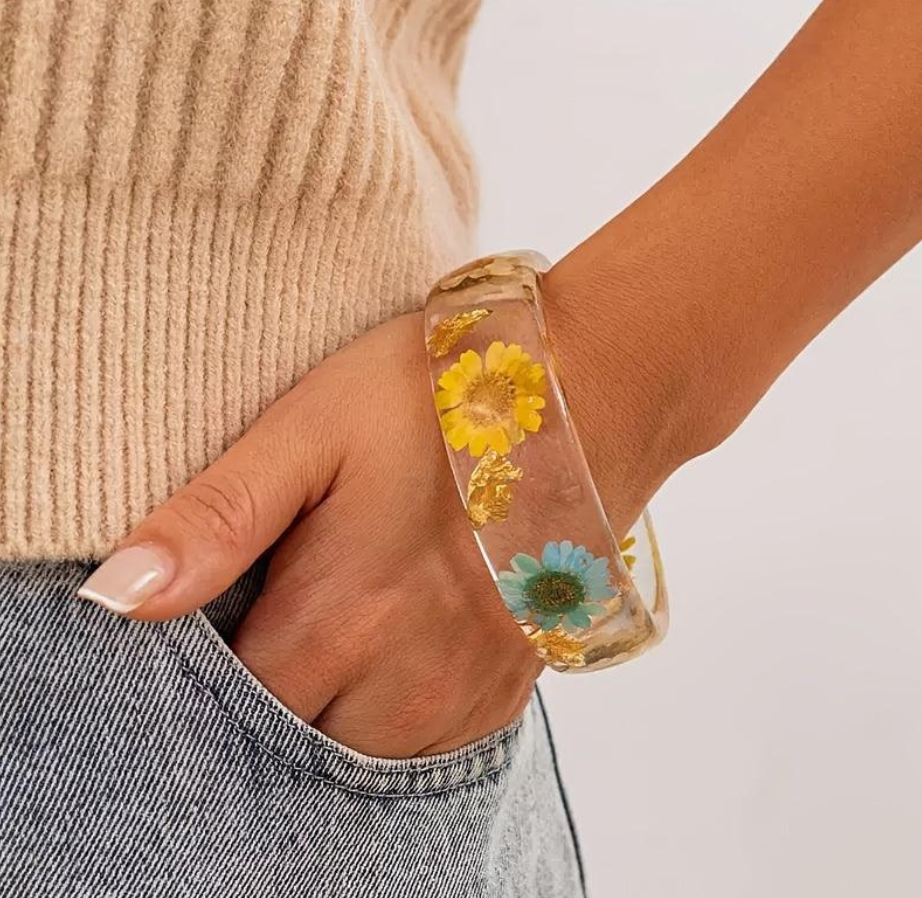 Boho Resin Bangle with Dried Flowers